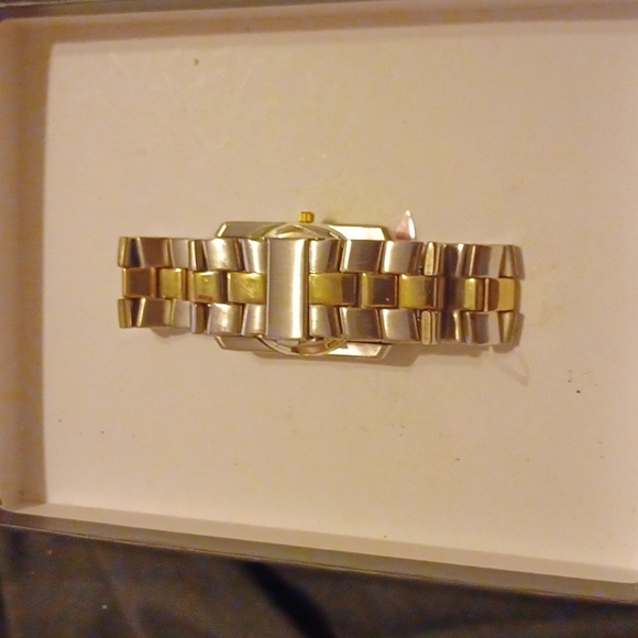 WOMAN'S GENEVA WATCH - Picture 4 of 6